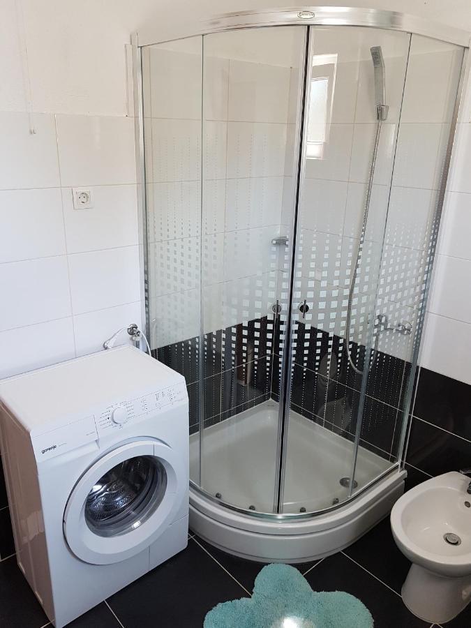 Family Friendly Seaside Apartments Kanica, Rogoznica - 12895 Buitenkant foto